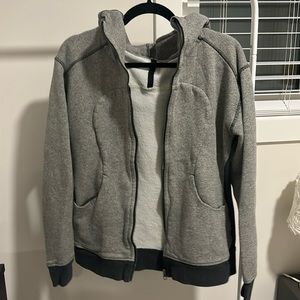 LULULEMON SWEATER